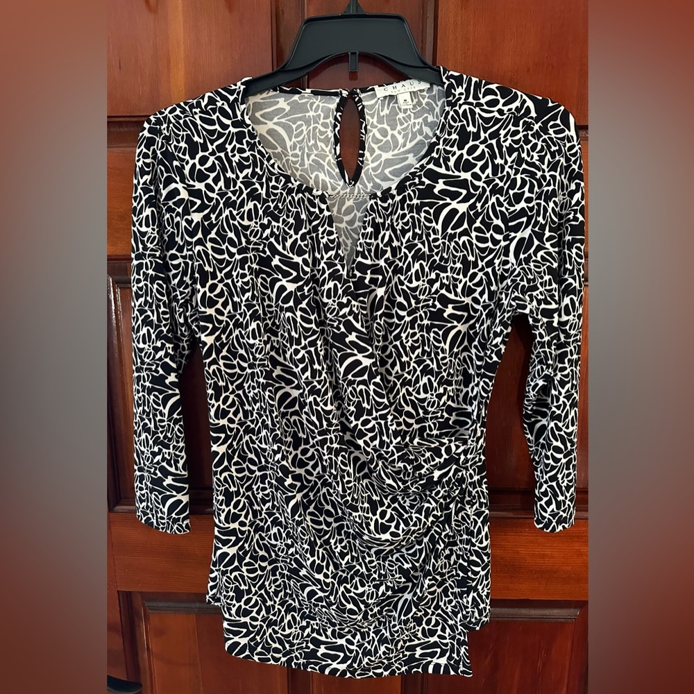Chaus Black & White Popover Top Silver Chain Detail Size Medium NWOT